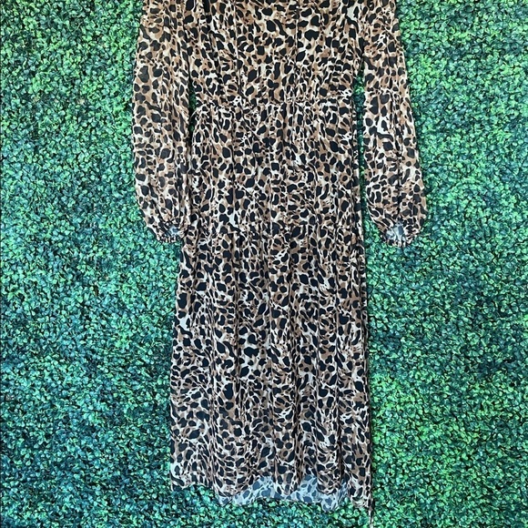 Animal print wrap dress - Picture 2 of 10